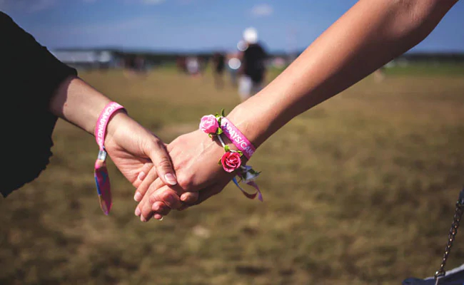 Why do University Students From Abroad Form Friendships With people From the Same Cultural Background?