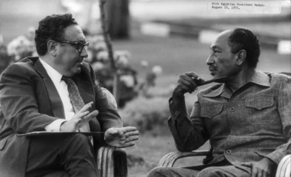 Henry Kissinger, Diplomatic Behemoth with a Controversial Legacy, Dies at 100 7 Henry Kissinger with Anwar Sadat cph.3b13868