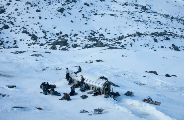 Go Watch "The Society of The Snow" 1 1719 LSDLN quimvives V 5421 crop